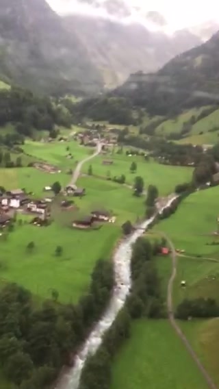 高空下的瑞士施特歇尔贝格小镇