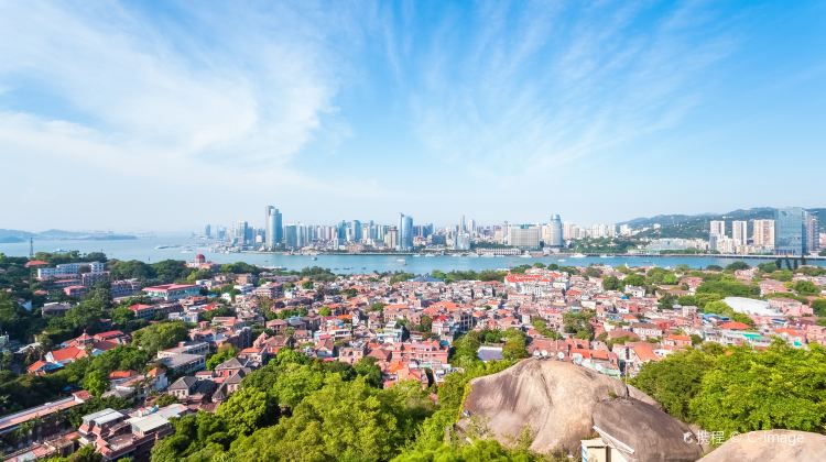 5-Day Xiamen + Gulangyu Island + Fujian Tulou + Tianluokeng Tulou Cluster