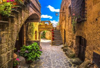 白露里治奥古城+奥尔维耶托主教座堂+博尔塞纳湖【私家团包车游 I 中英文司导 I 行程可沟通调整】