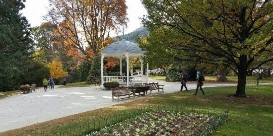 皇后鎮花園