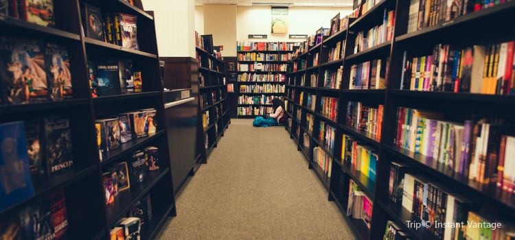 Barnes Noble Travel Guidebook Must Visit Attractions In