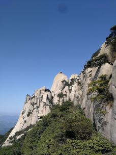 飞来峰-潜山-林中行者