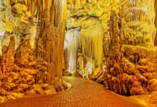 萝莉洞景点图片