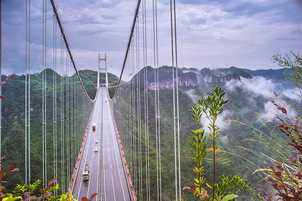 湘西矮寨大桥:桥景合一的壮丽景观