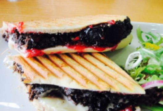 Corner on the Square美食图片