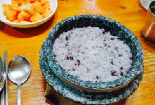 Undongjang Haejangguk美食图片