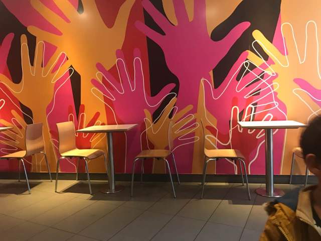 麦当劳(塘沽河北路得来速店)