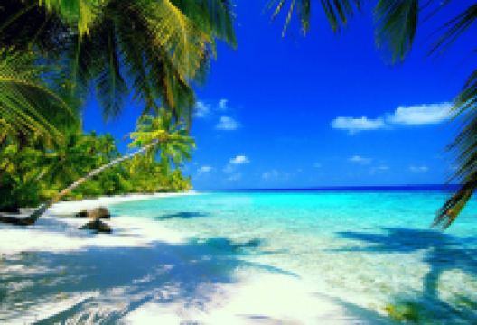 翁蓝海滩景点图片