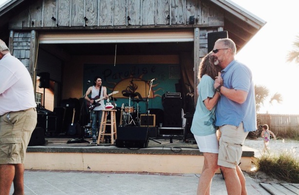 Paradise Bar and Grill