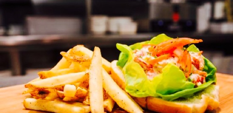 Waypoint Seafood and Grill餐厅图片