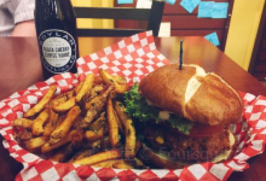 Burger Revolution美食图片