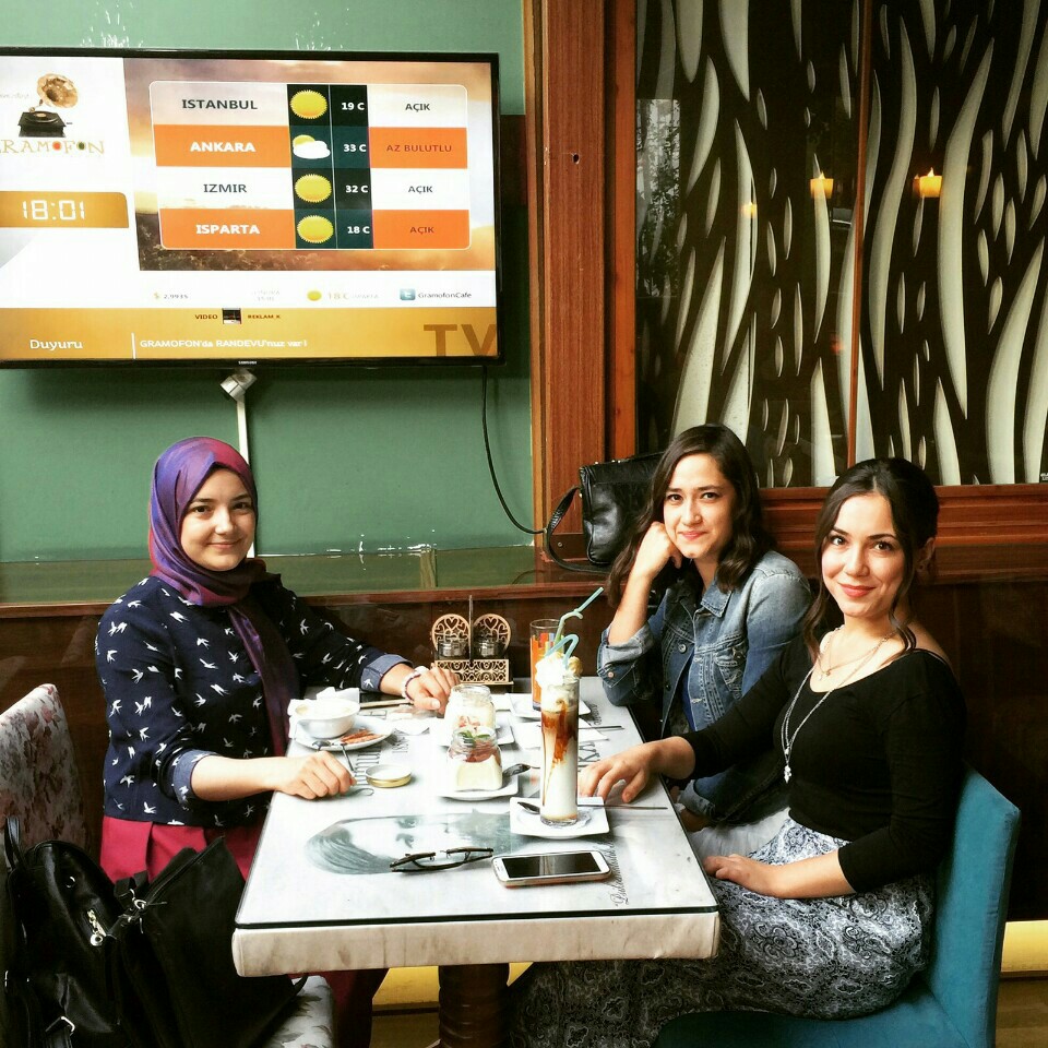 Gramofon Cafe Bistro