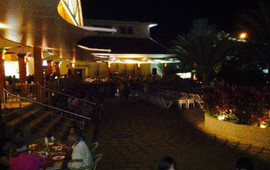 Makabi Cafe & Bar