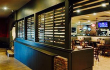 Five Bridges Bar & Grill餐厅图片