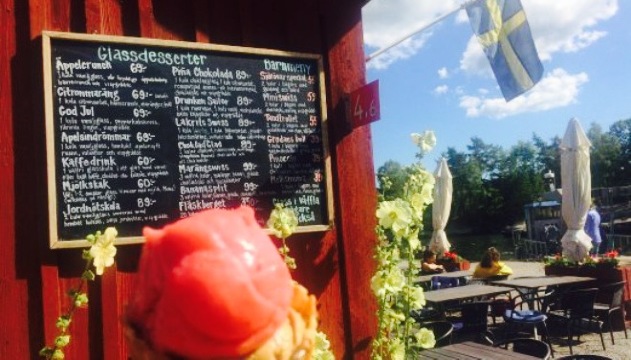 Systrarna Degens Glass Stuga餐厅图片