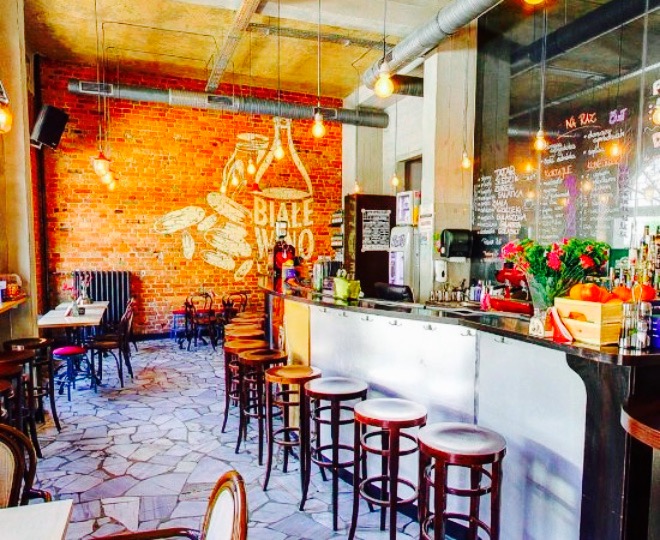 Białe Wino i Owoce餐厅图片