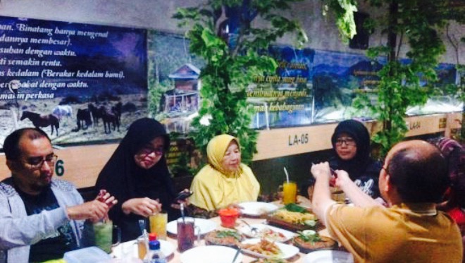 Warung Lesehan Yogyakarta