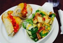 The Piano Inn and Cafe美食图片