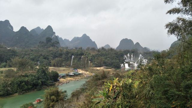 Detian Transnational Waterfall Scenic Area