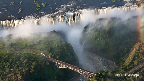 Victoria Falls Travel Guidebook Must Visit Attractions In