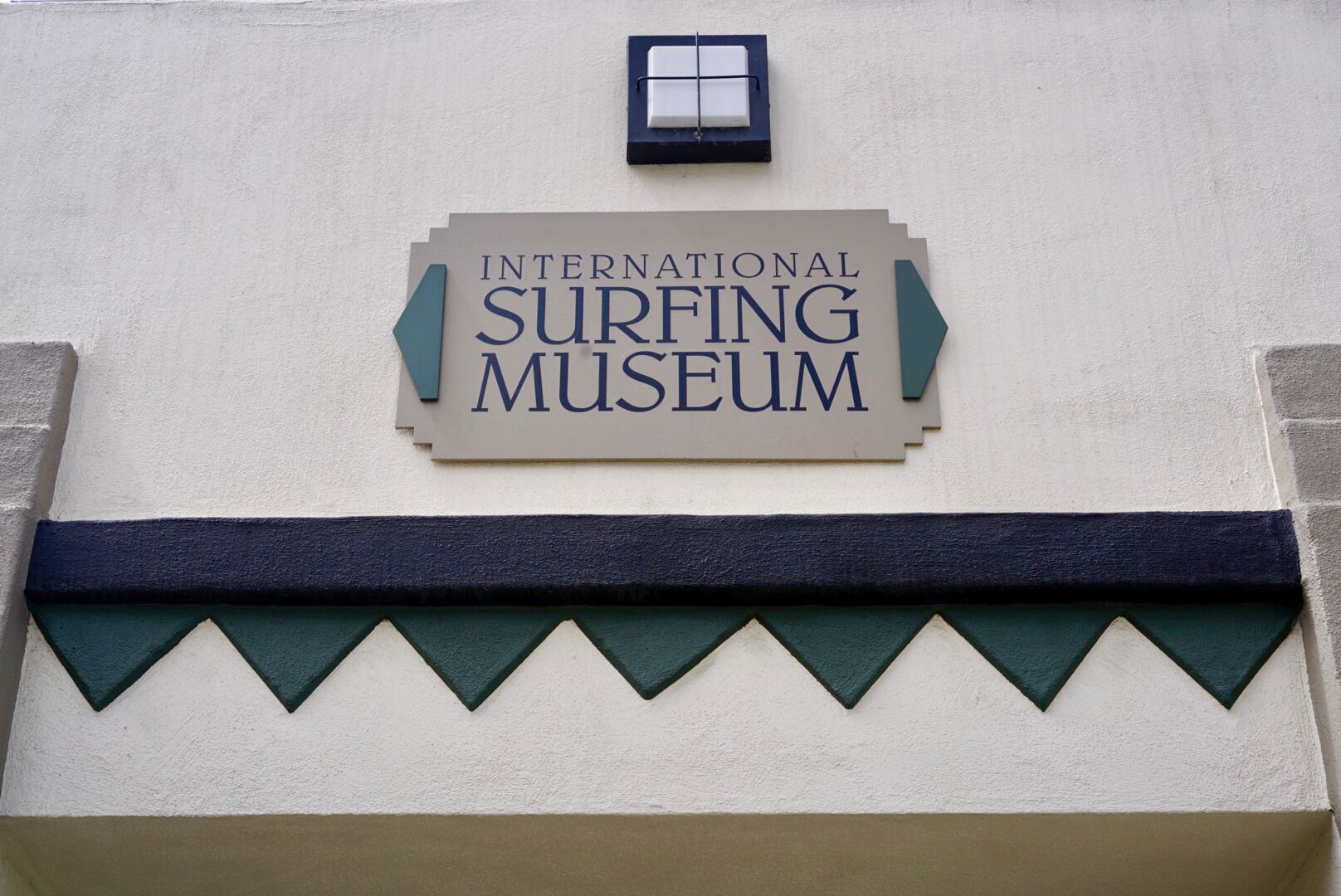 既然是世界冲浪圣地，当然要来看看著名的冲浪博物馆，其实地方不大，但是里面真是惊呆了，从基础到难的，从