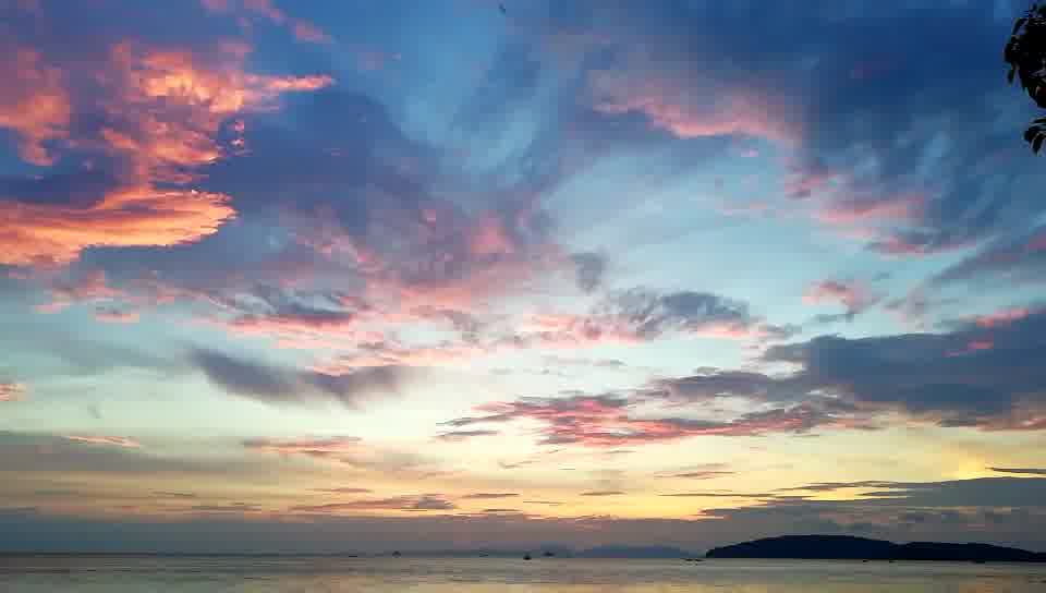 奥南海滩的晚霞～火烧云