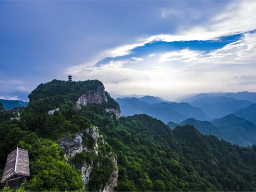 抱犊寨