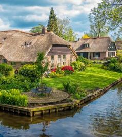 荷兰游记图文-700年不修公路不买车的欧洲村庄，村民靠船生活，却深受国人追捧