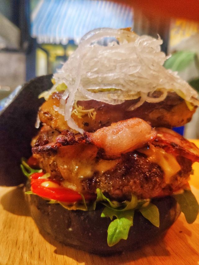 BRAVO BURGER+