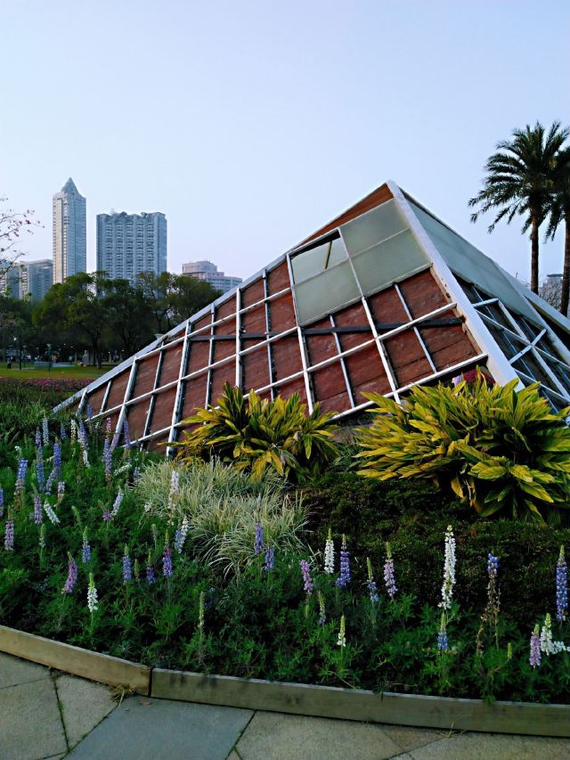 Hongcheng Park (East Gate)
