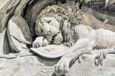 垂死狮子像-卢塞恩-doris圈圈