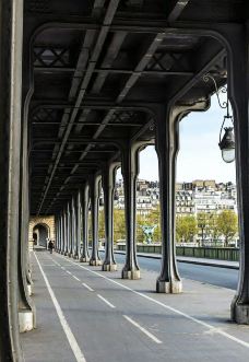 比尔哈克姆桥-巴黎-乖小咪