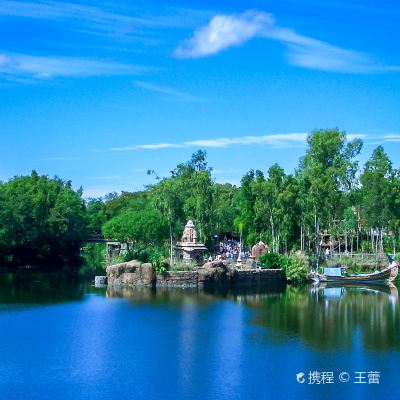 <9天>【14人小团 含主题乐园门票】·奥兰多半自助游：含奥兰多十四大主题乐园门票+三大特色一日游(肯尼迪航太中心/墨西哥湾/银泉州立公园）任选+酒店含早+可升级迪斯尼度假酒店