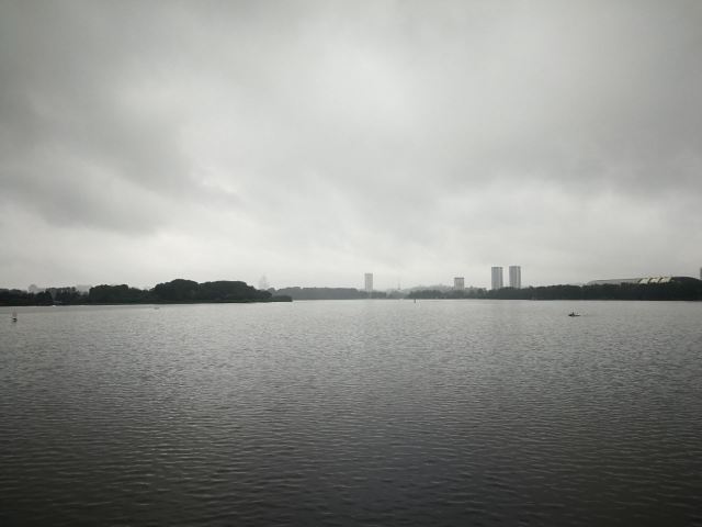 Xuanwu Lake