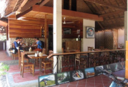 Last Filling Station Restaurant Bar美食图片