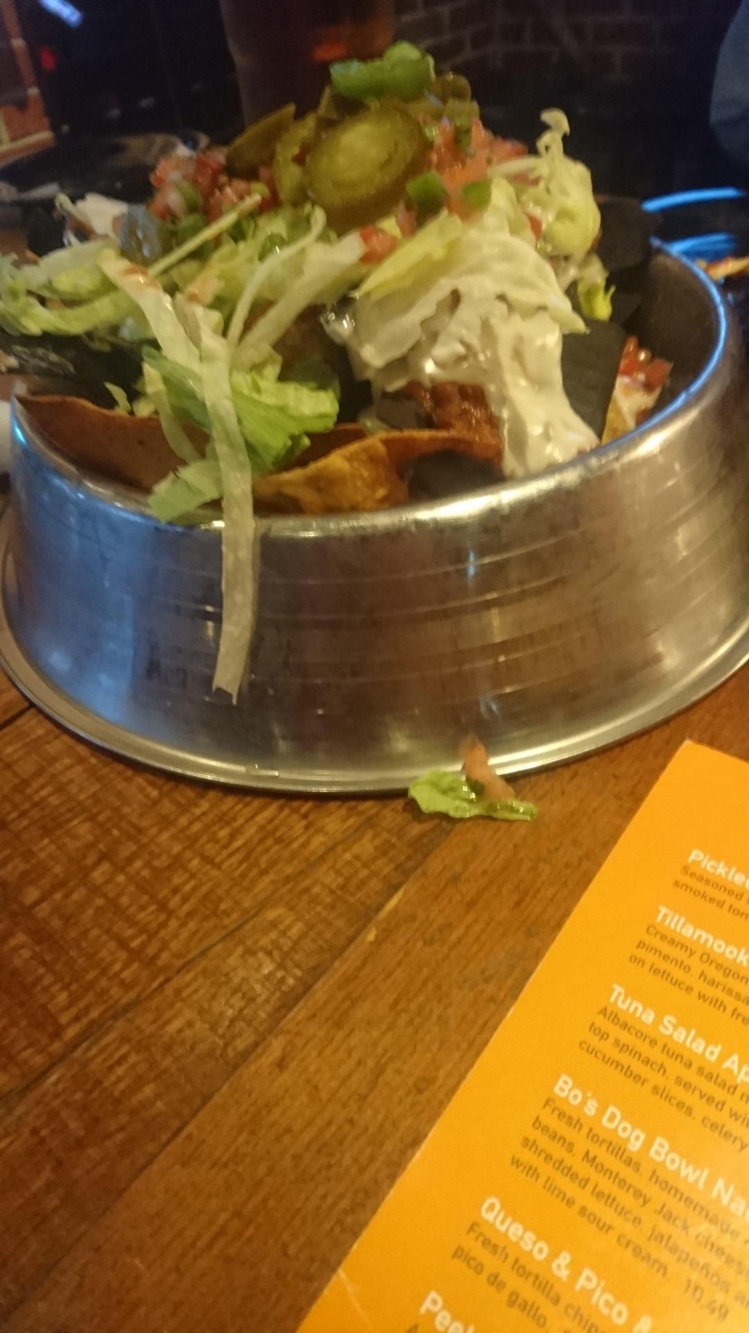 Double Dogs Chow House餐厅图片