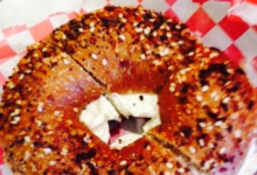 Izzy's Bagels美食图片