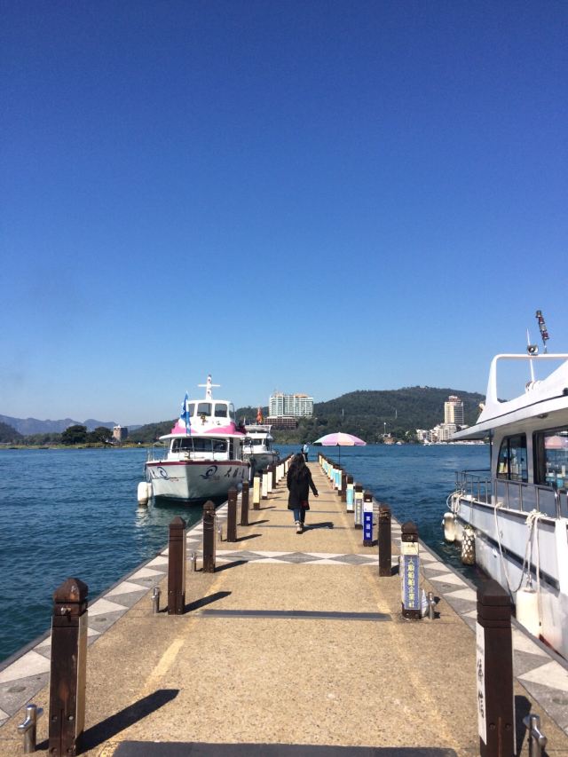 일월담
