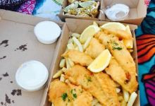 Hooked Up fish and chips美食图片