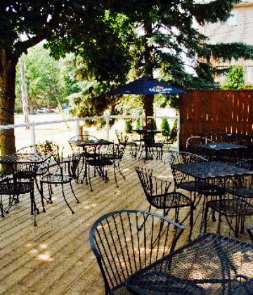 Pluckers Wing & Crab Shack