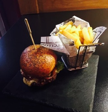 Hunters Sports Bar & Grill餐厅图片