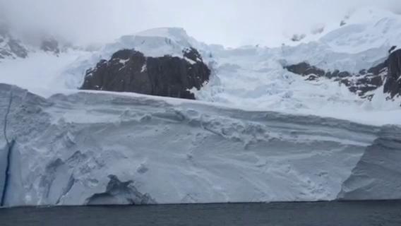 南极冰山一面