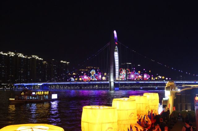 Guangzhou Tower Pier Night Tour