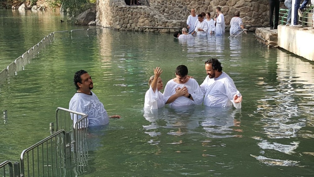 洗礼----虔诚的信仰  庄重的仪式