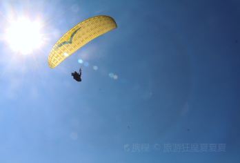 土耳其费特希耶滑翔伞半日游【酒店接送/五星基地/可含拍摄】【[滑翔伞]从厄吕代尼兹附近的山顶悬崖起跳，乘着U型伞借助风力滑翔，俯瞰死海，景色令人惊艳。】