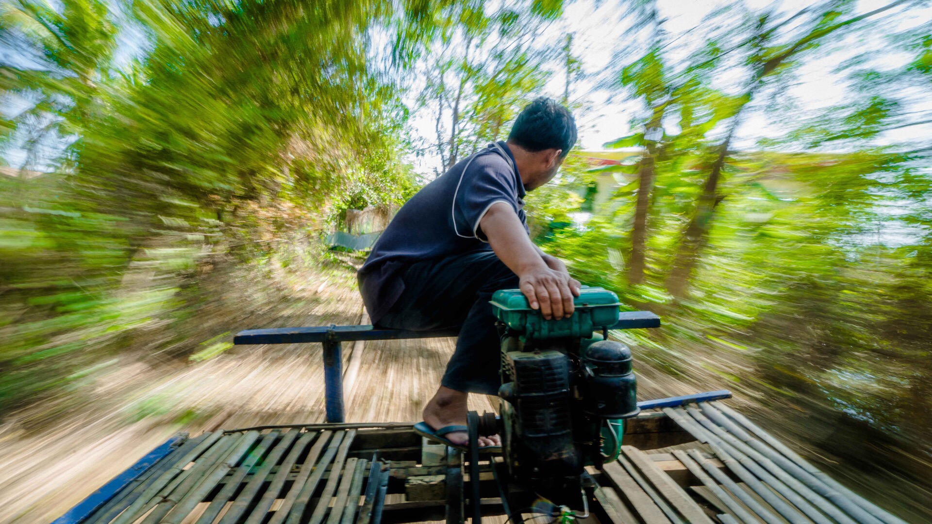柬埔寨一种已经消失了的交通工具，曾被刊登在华尔街日报