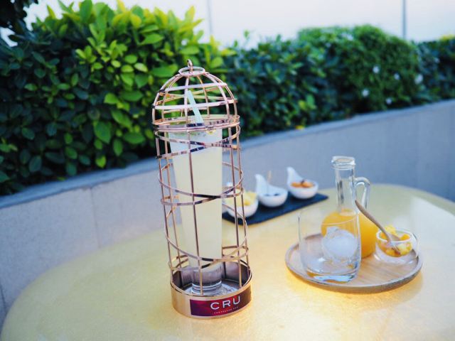 CRU Champagne Bar