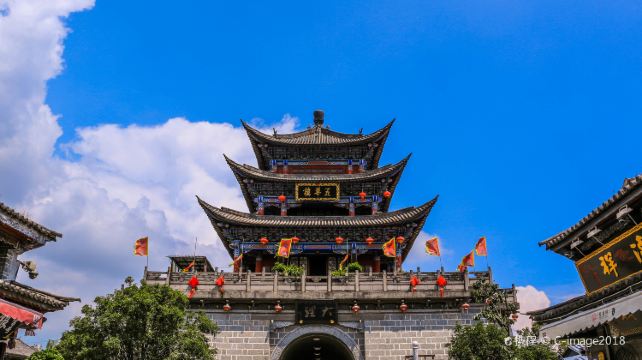 丽江+大理市5日4晚跟团游·自营尊享15人小团丨洱海骑行+2晚希尔顿酒店+2晚海景房+非遗扎染+洱海骑行 丽进大出