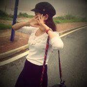 奔跑在路上的羊羊