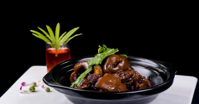 江边人家时尚餐厅